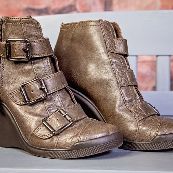 Funky booties! - Picture 2 of 4